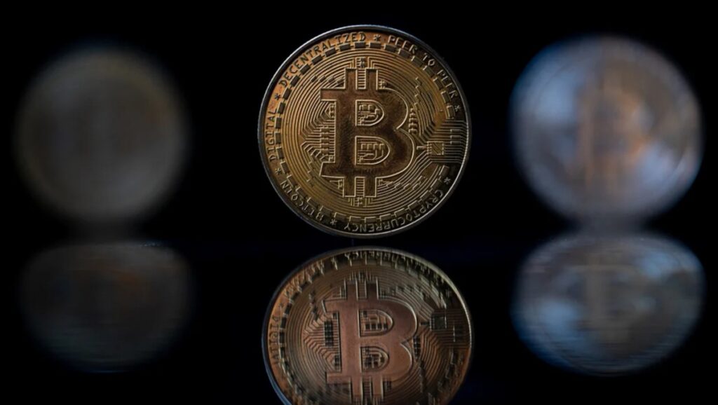 Bitcoin vẫn tiếp tục duy trì ở mức 100.000 USD